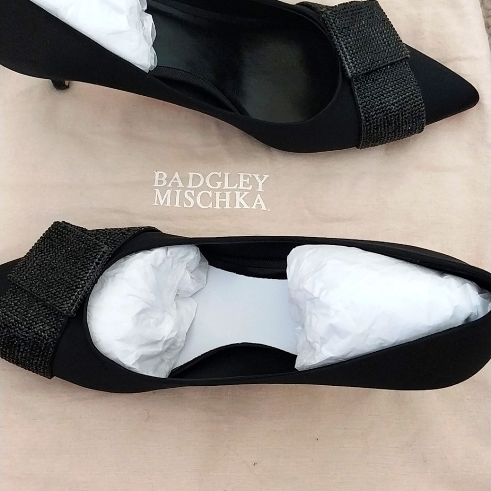 Badgley Mischka Womens Satin Embellished Slip-On Pumps